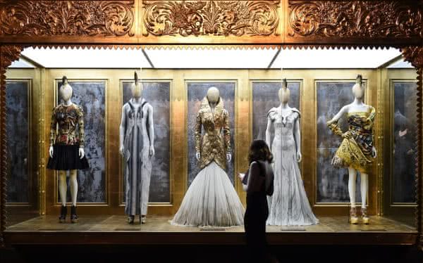 Del arte a la moda: ¿Es la moda el nuevo locus estético? 15
