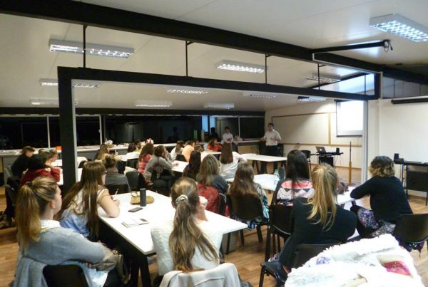 Clases abiertas <br> Facultad de Diseño y Comunicación 15 Clases de diseño