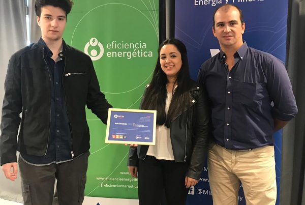 El orgullo de formar a los mejores<br>Facultad de Diseño y Comunicación 10 Diseño premiación MIEM