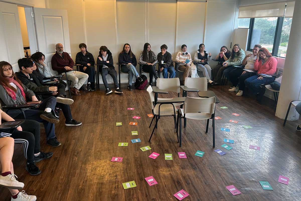 UDE Punta del Este: Charla sobre Prevención del Suicidio en Bachillerato del Éxito