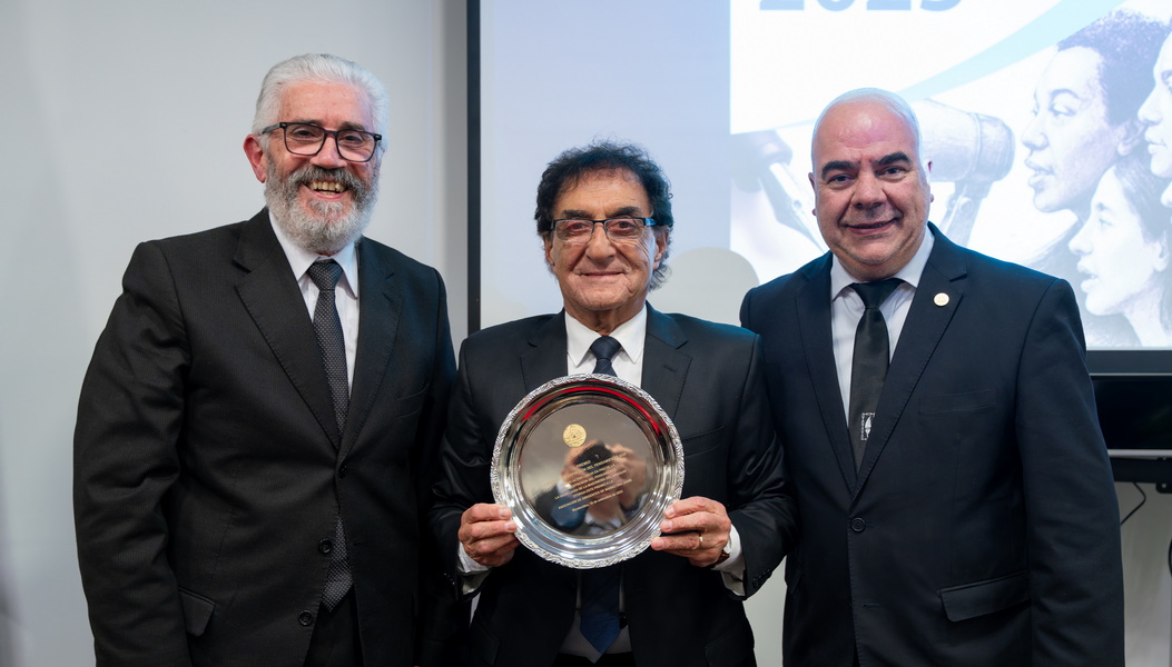 Premio a la Libertad de Expresión para Jorge Abuchalja, presidente de UDE y ADM