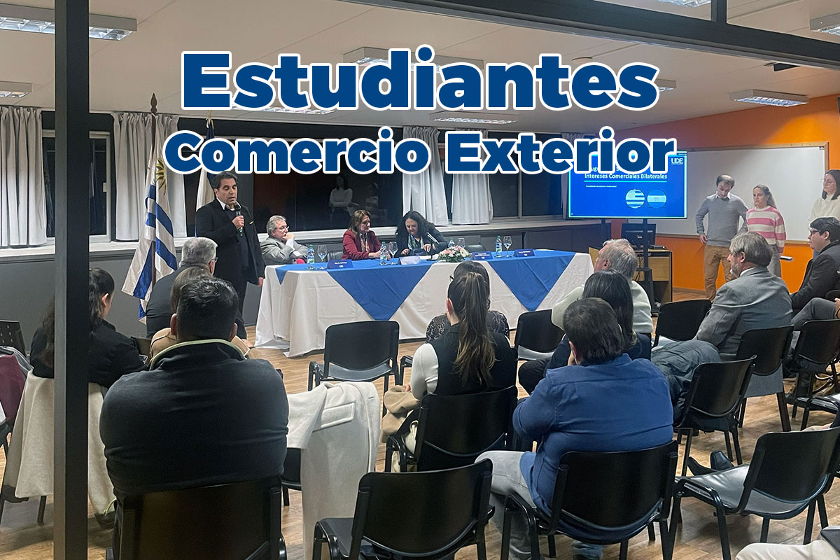 estudiantes comercio exterior presentan proyecto